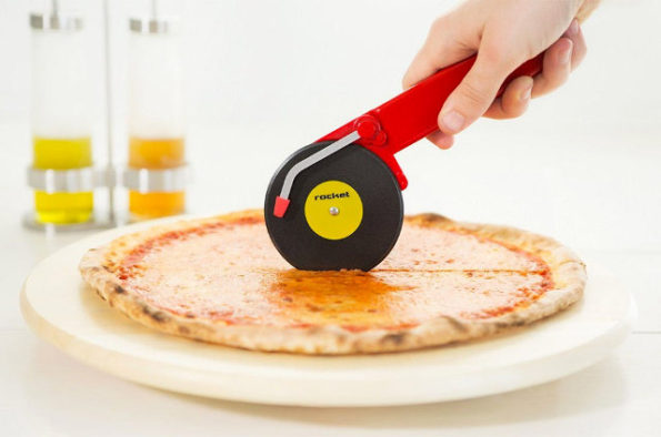 turntable-pizza-cutter